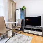 아파트 Adm Modern Place - Coffee, Wifi, Ac, Tv 브라티슬라바