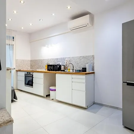 Adm Central Modern Place - Wifi, Ac, Tv Apartment