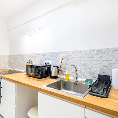 Adm Modern Place - Coffee, Wifi, Ac, Tv *